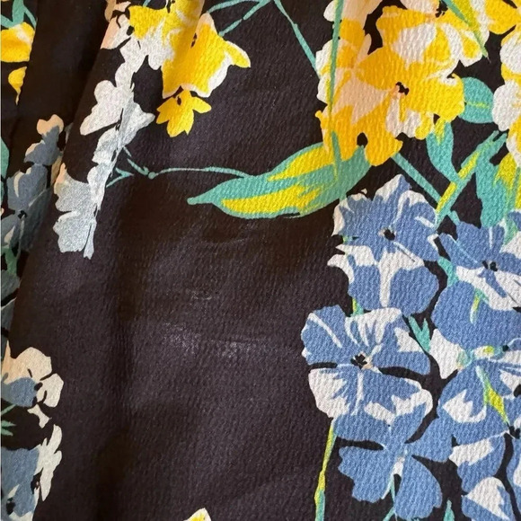 Slate & Willow Yellow Mixed-Media Floral Polka Dot Faux-Wrap Sheath V-neck 12 - Picture 13 of 16